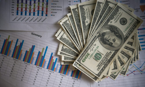 Billie dollar with business chart